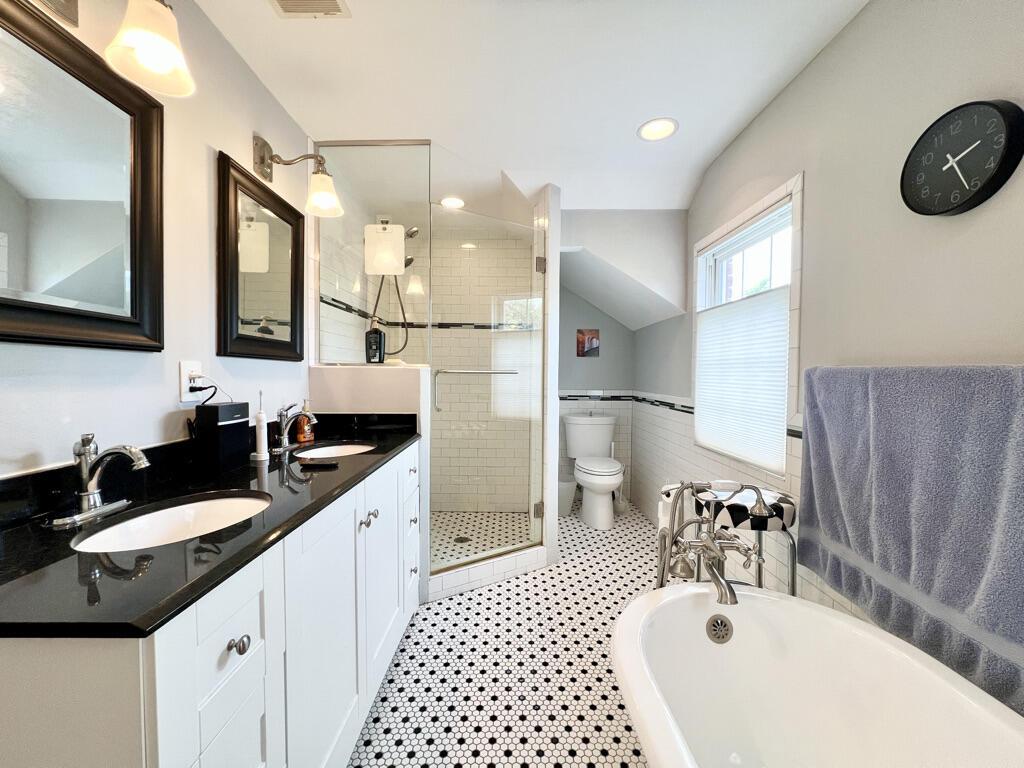 8302 Currie Avenue Wauwatosa, WI 53213 - Photo 30 of 53 984BA9DE-566C-4CA9-8E2B-A437F0D59393_1_1