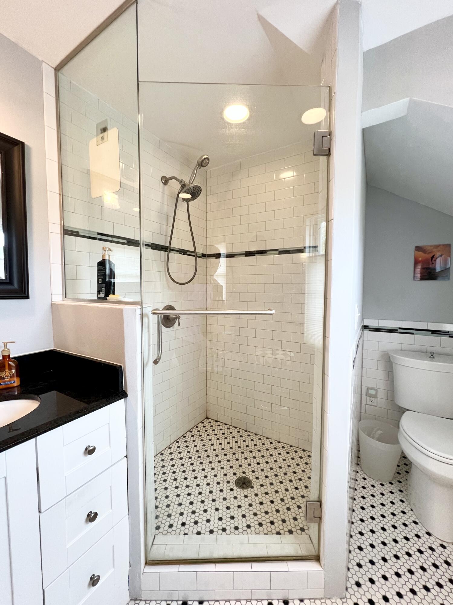 8302 Currie Avenue Wauwatosa, WI 53213 - Photo 33 of 53 3B38E4C9-FDEB-4AB9-ADF9-28A28271D330_1_2