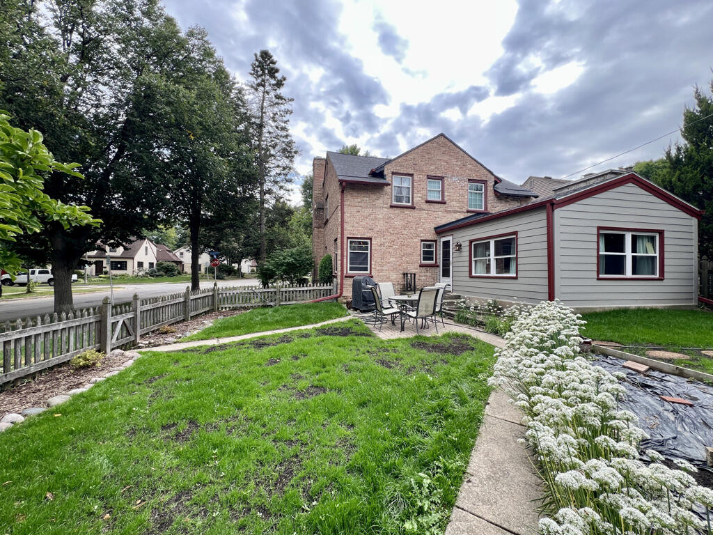 8302 Currie Avenue Wauwatosa, WI 53213 - Photo 49 of 53 379B2C8B-DE7E-49C6-9670-069FF1325503_1_1