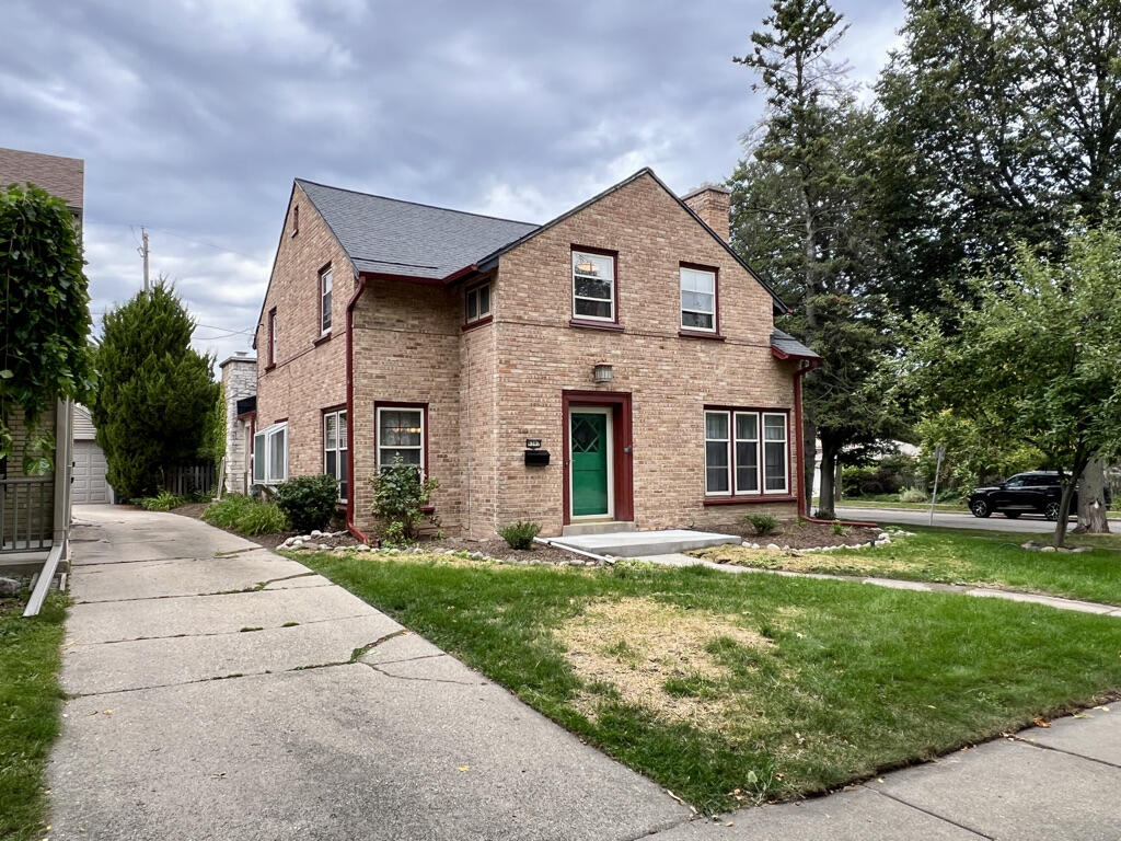 8302 Currie Avenue Wauwatosa, WI 53213 - Photo 51 of 53 FB264CD4-5EF5-4132-BF48-F37AB26AC1B9_1_1