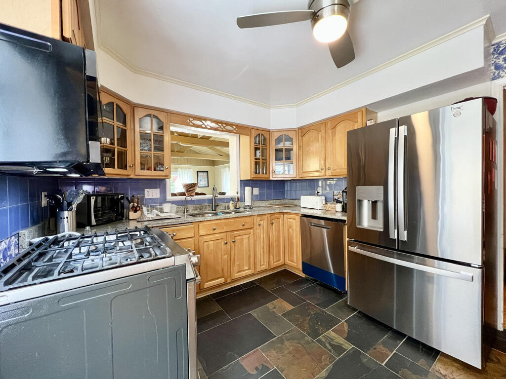 8302 Currie Avenue Wauwatosa, WI 53213 - Photo 6 of 53 B873C209-F652-4D31-8193-9FD7076307B9_1_1