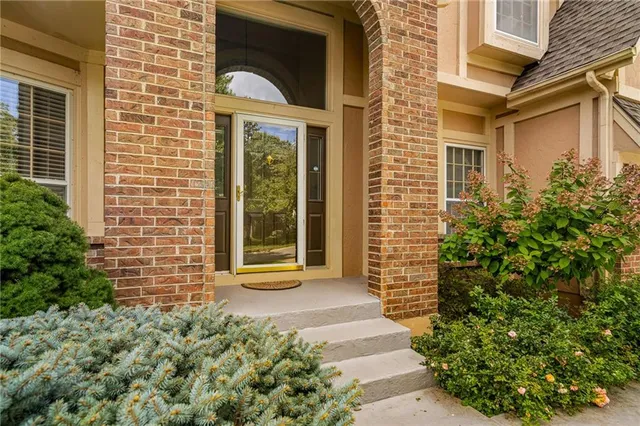 $535,000 | 9139 West 131st Place, Overland Park, KS 66213