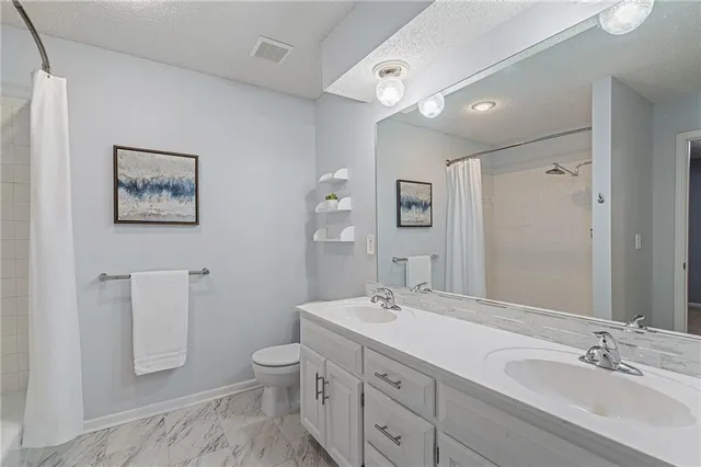 $535,000 | 9139 West 131st Place, Overland Park, KS 66213