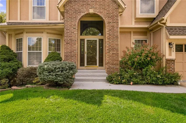 $535,000 | 9139 West 131st Place, Overland Park, KS 66213