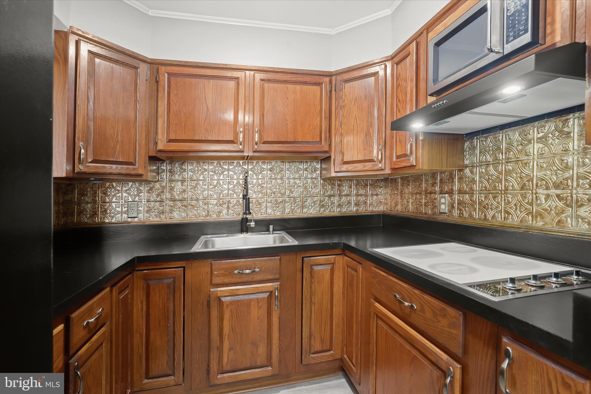 517 Winters Lane Baltimore, MD 21228 - Photo 14 of 44 Kitchen