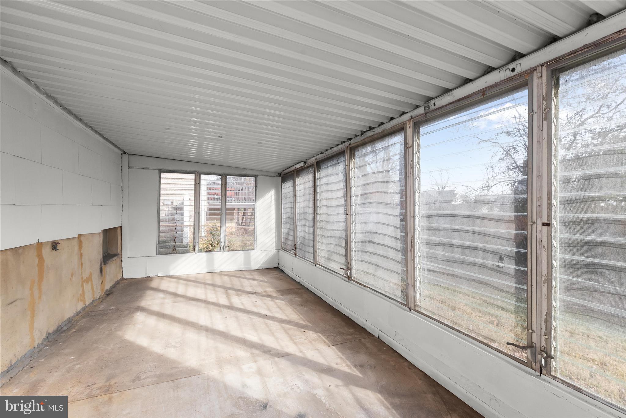 517 Winters Lane Baltimore, MD 21228 - Photo 35 of 44 Sunroom