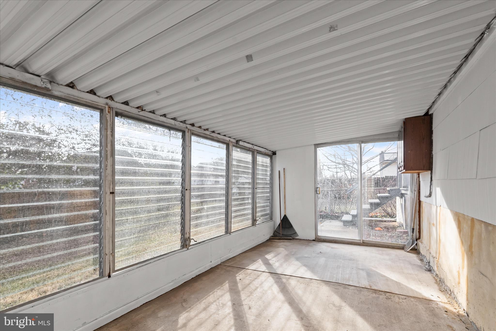 517 Winters Lane Baltimore, MD 21228 - Photo 36 of 44 Sunroom