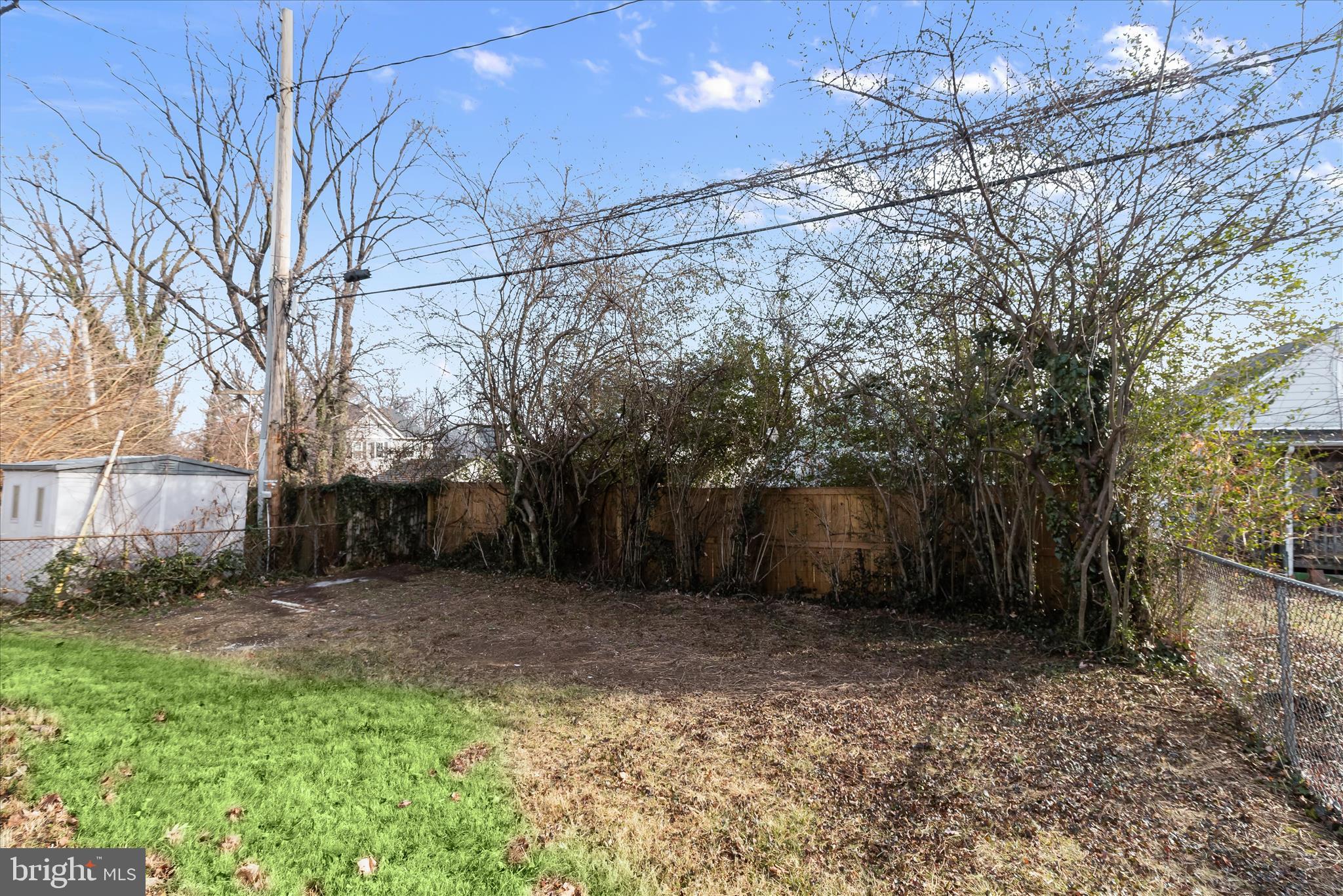 517 Winters Lane Baltimore, MD 21228 - Photo 37 of 44 Fenced yard