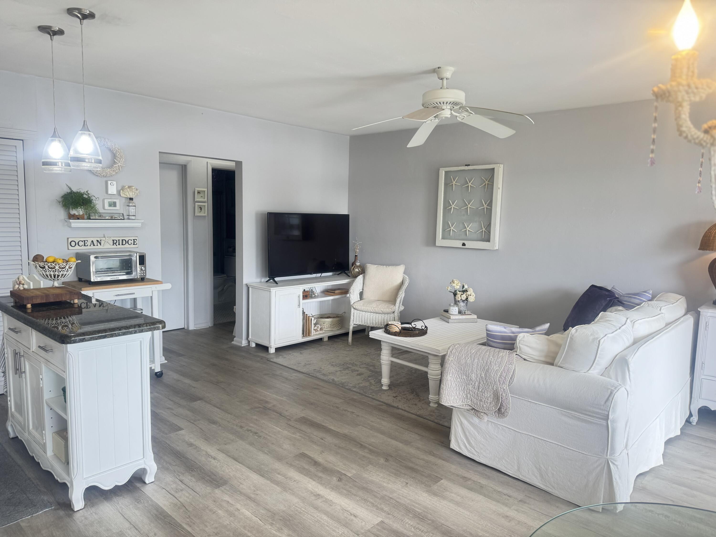 5505 North Ocean Boulevard, Unit 3205 Ocean Ridge, FL 33435 - Photo 4 of 21 IMG_3731