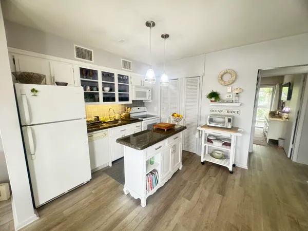 $2,000 | 5505 North Ocean Boulevard, Unit 3205, Ocean Ridge, FL 33435