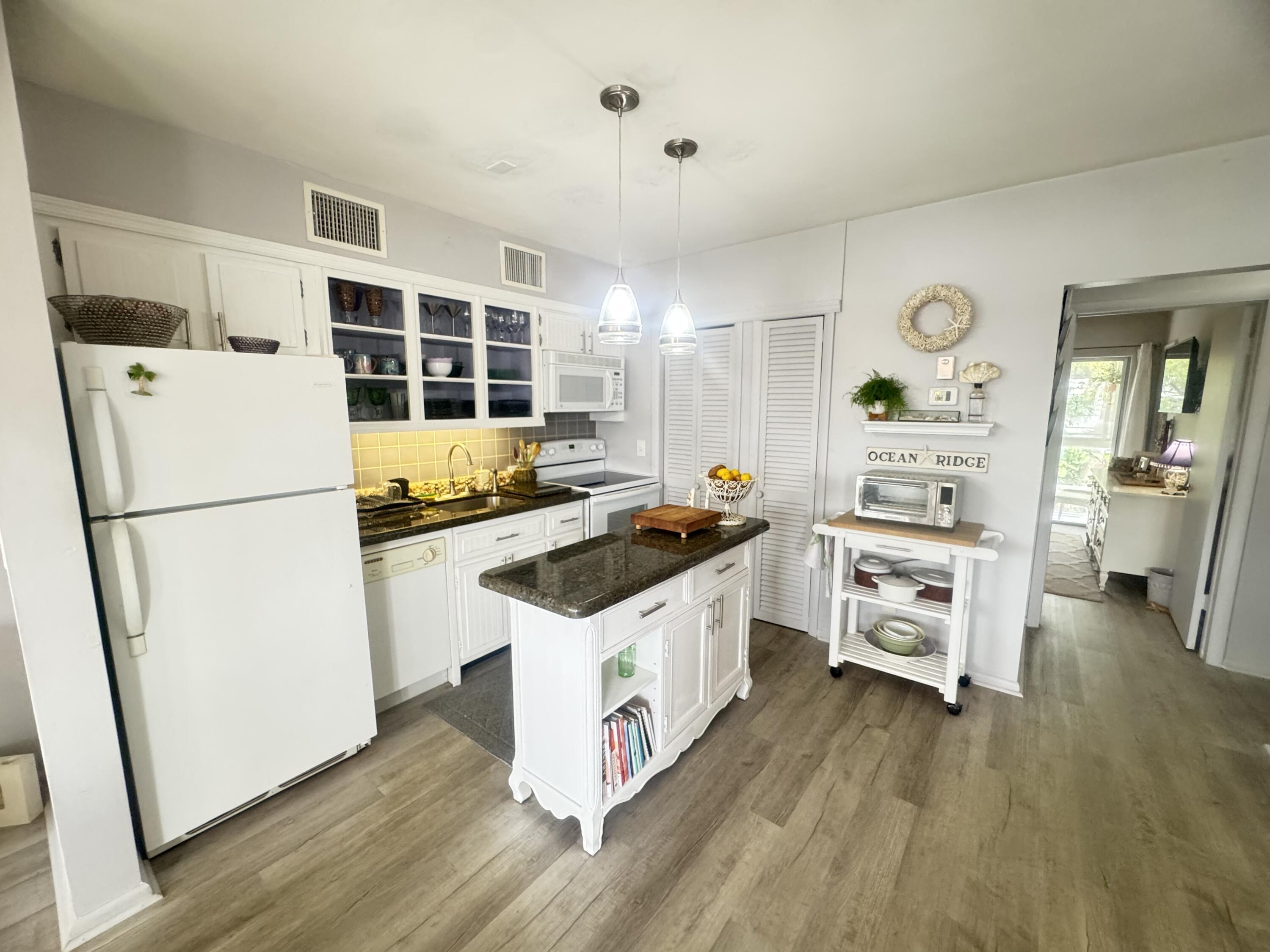 5505 North Ocean Boulevard, Unit 3205 Ocean Ridge, FL 33435 - Photo 7 of 21 IMG_3768