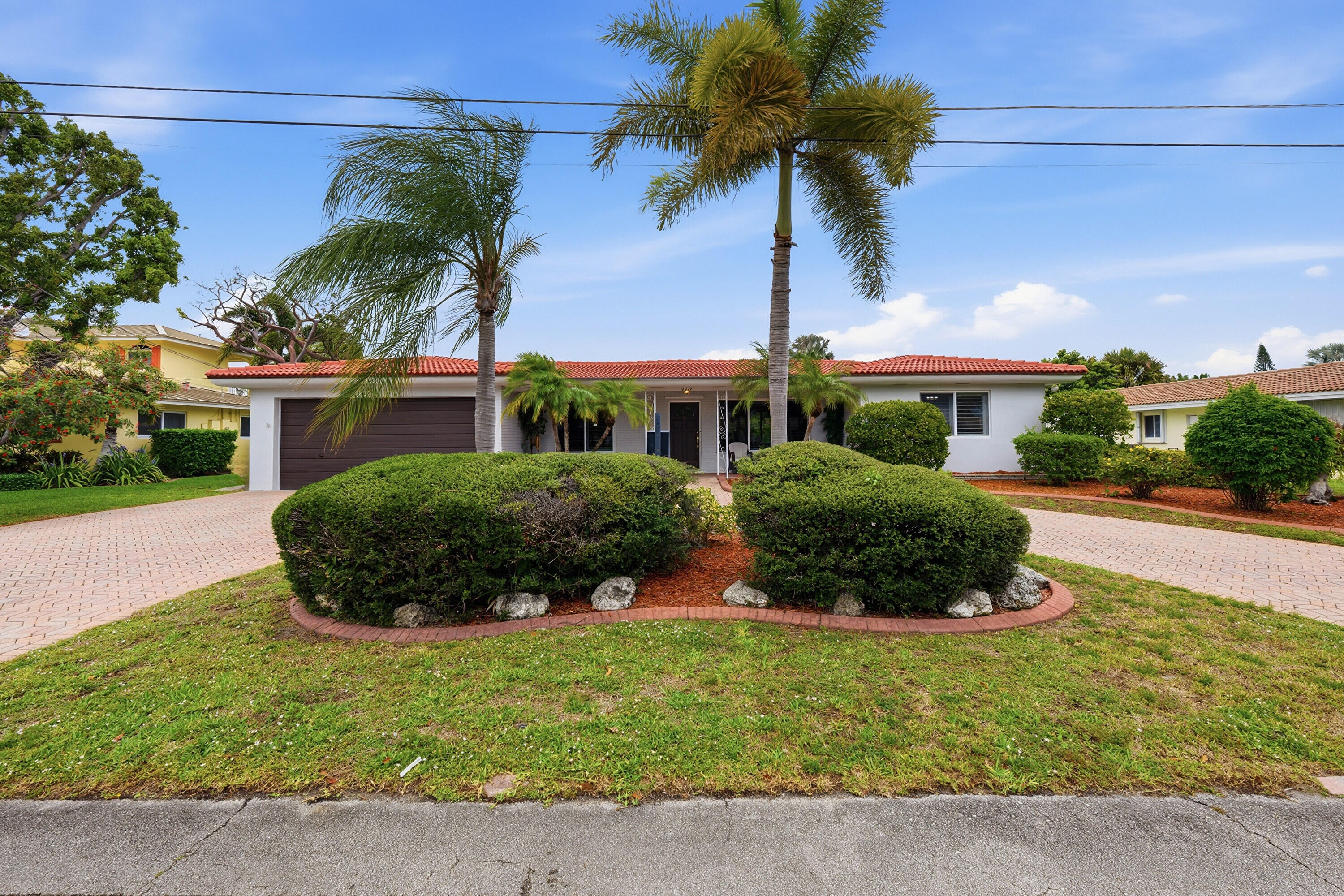 2211 Northeast 32nd Street Lighthouse Point, FL 33064 - Photo 16 of 81 16_dsc_8217