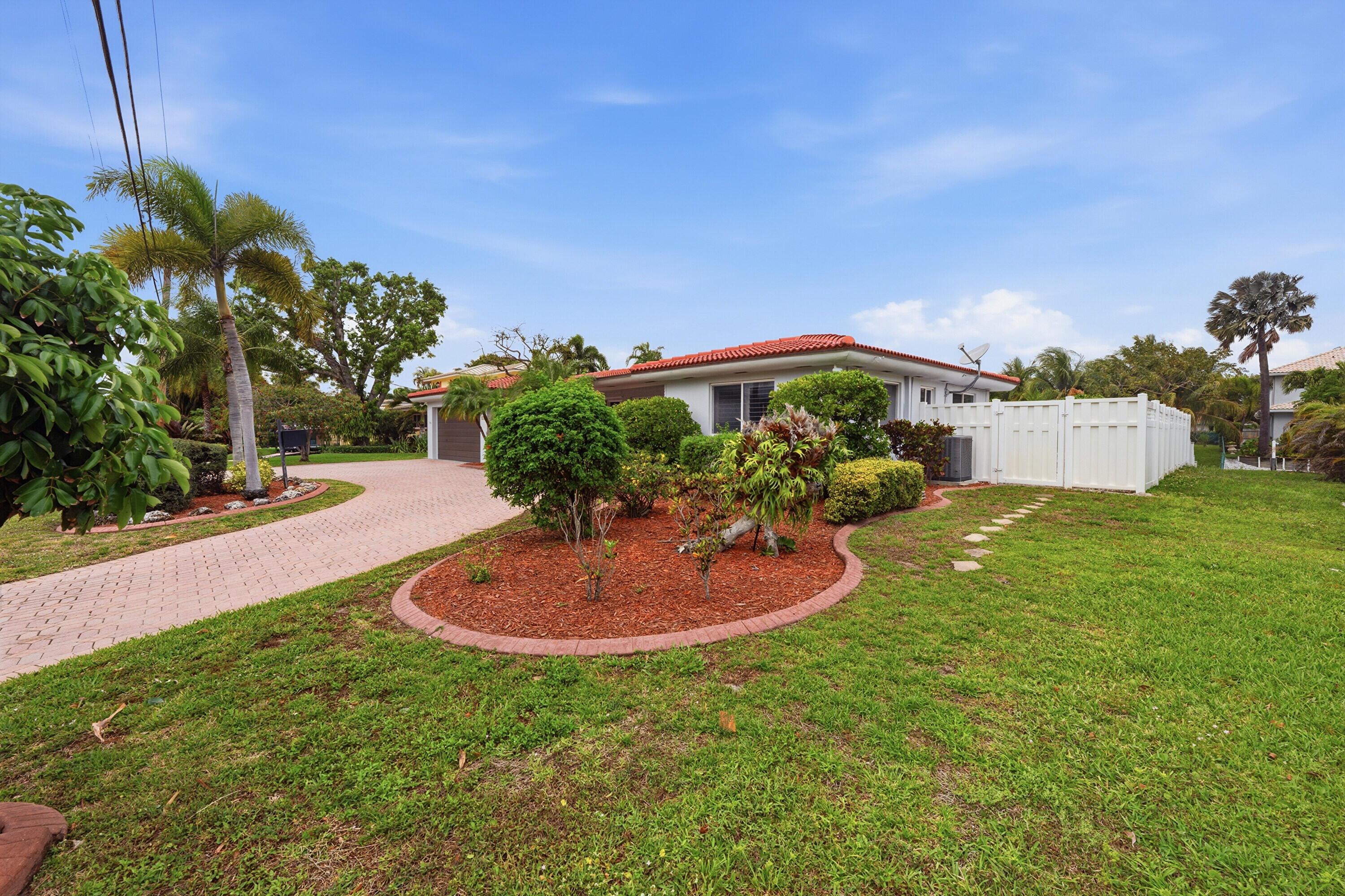 2211 Northeast 32nd Street Lighthouse Point, FL 33064 - Photo 21 of 81 21_dsc_8177