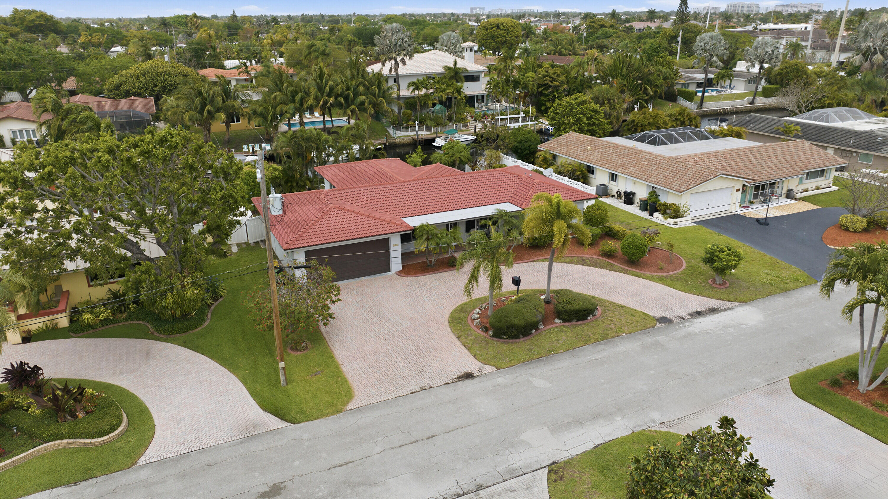 2211 Northeast 32nd Street Lighthouse Point, FL 33064 - Photo 79 of 81 79_dji_20260330142205_0157_d