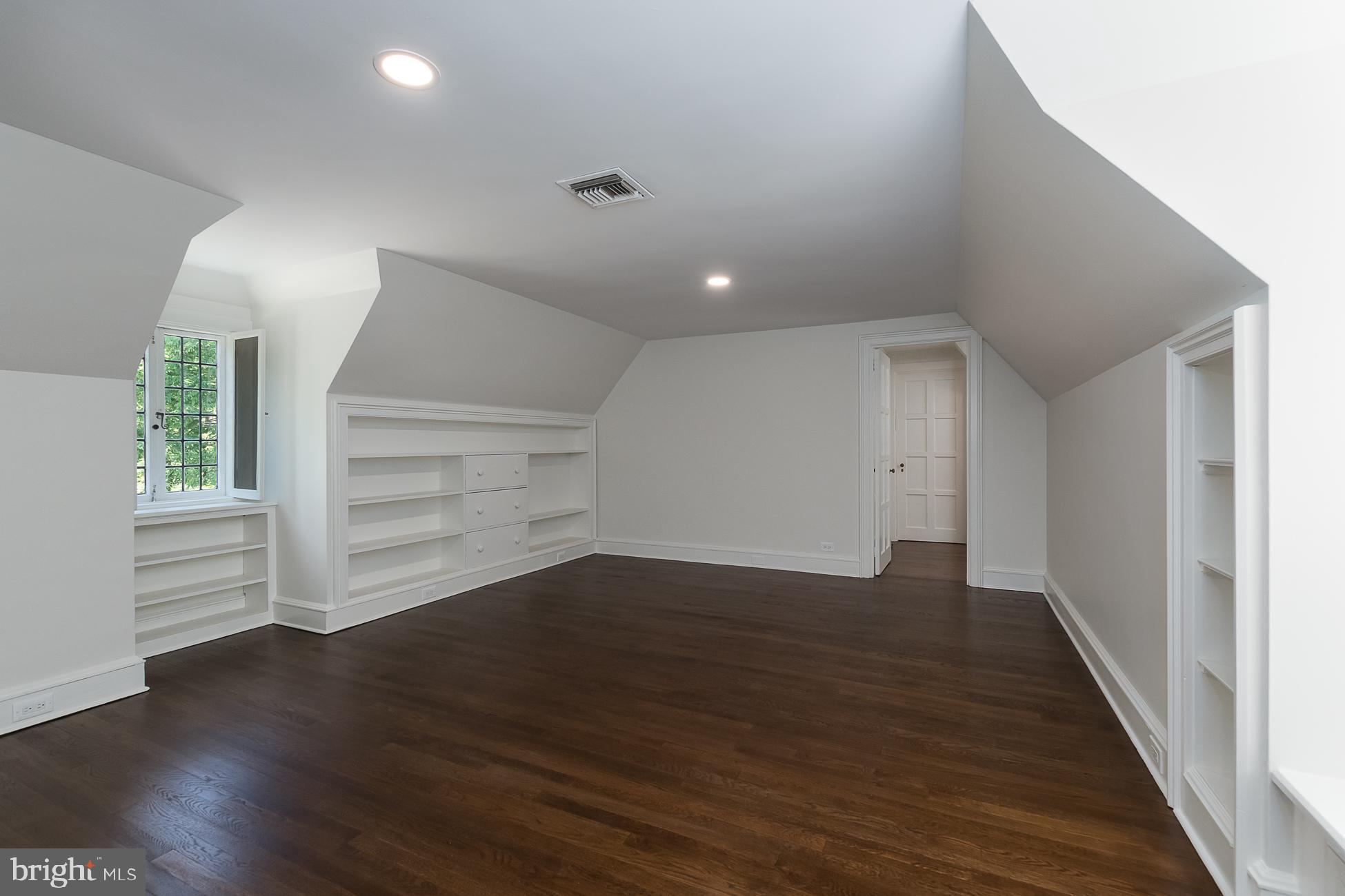 94 Rosedale Road Princeton, NJ 08540 - Photo 39 of 63 5th bedroom (3rd floor)