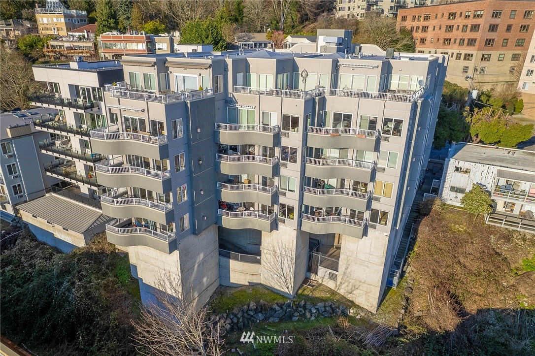 601 West Mercer Place, Unit 201 Seattle, WA 98119 - Photo 32 of 36 a city view with tall buildings