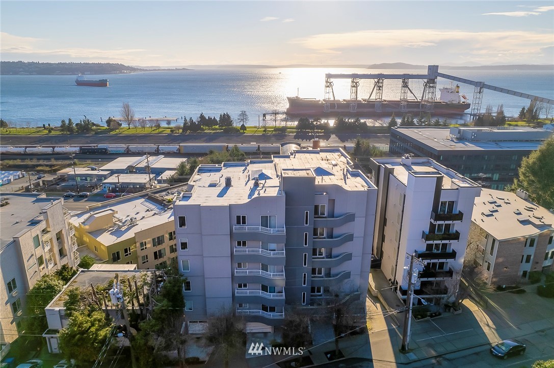 601 West Mercer Place, Unit 201 Seattle, WA 98119 - Photo 34 of 36 a view of a city with tall buildings