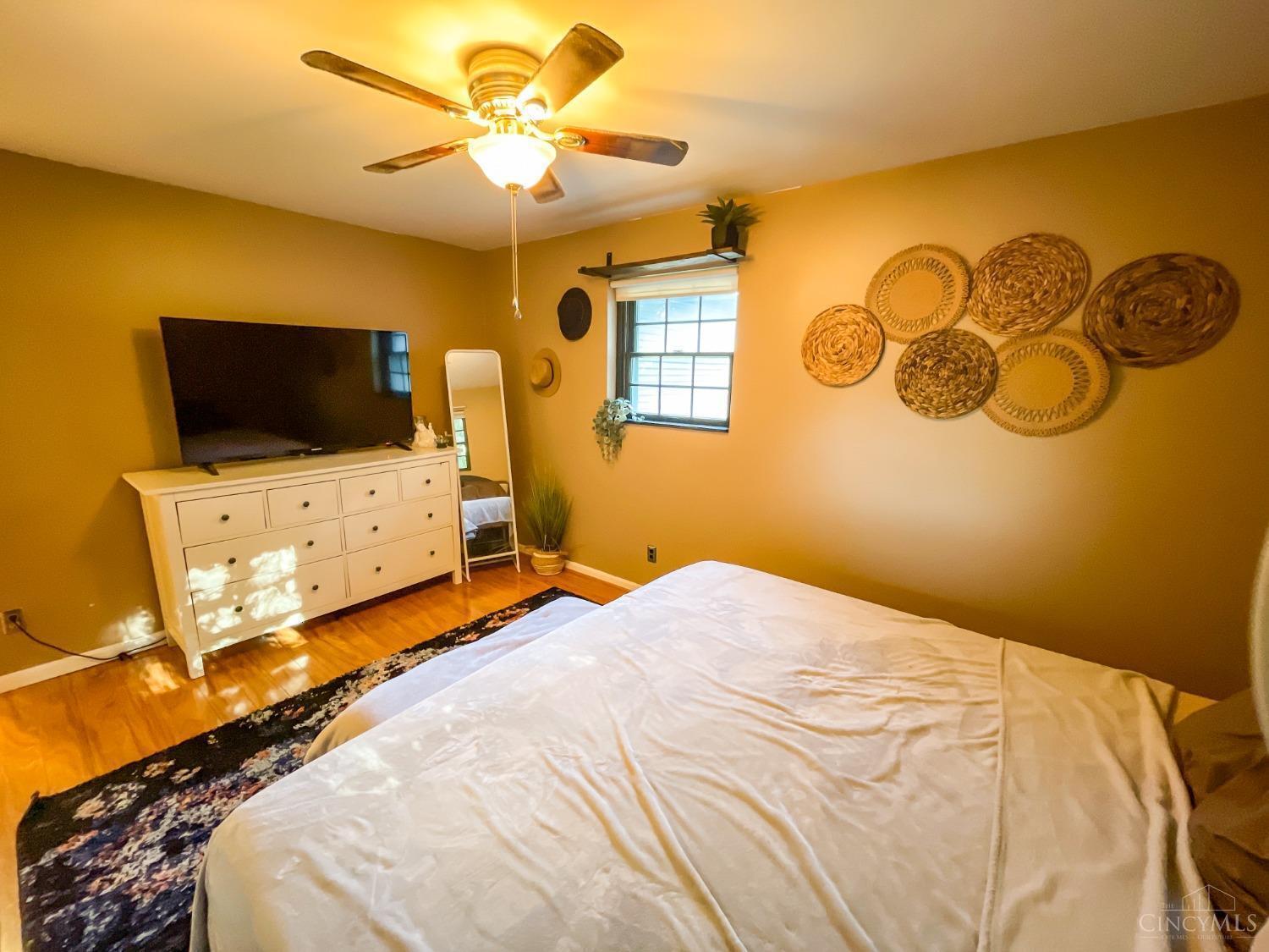 3879 Boomer Road Cincinnati, OH 45247 - Photo 11 of 27