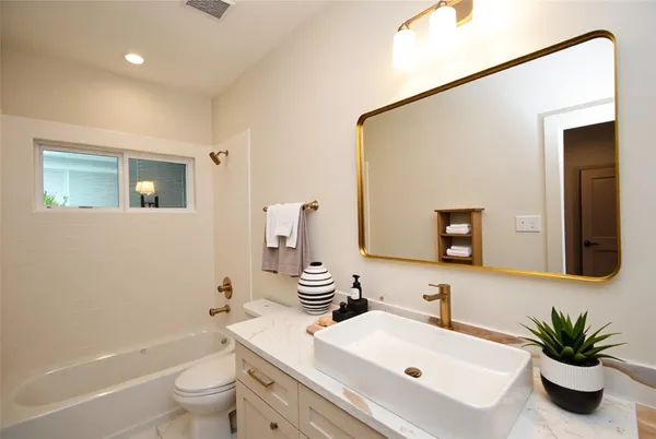 $2,950 | 6312 Illinois Street, Unit C, Houston, TX 77021