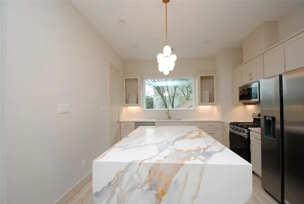 $2,950 | 6312 Illinois Street, Unit C, Houston, TX 77021