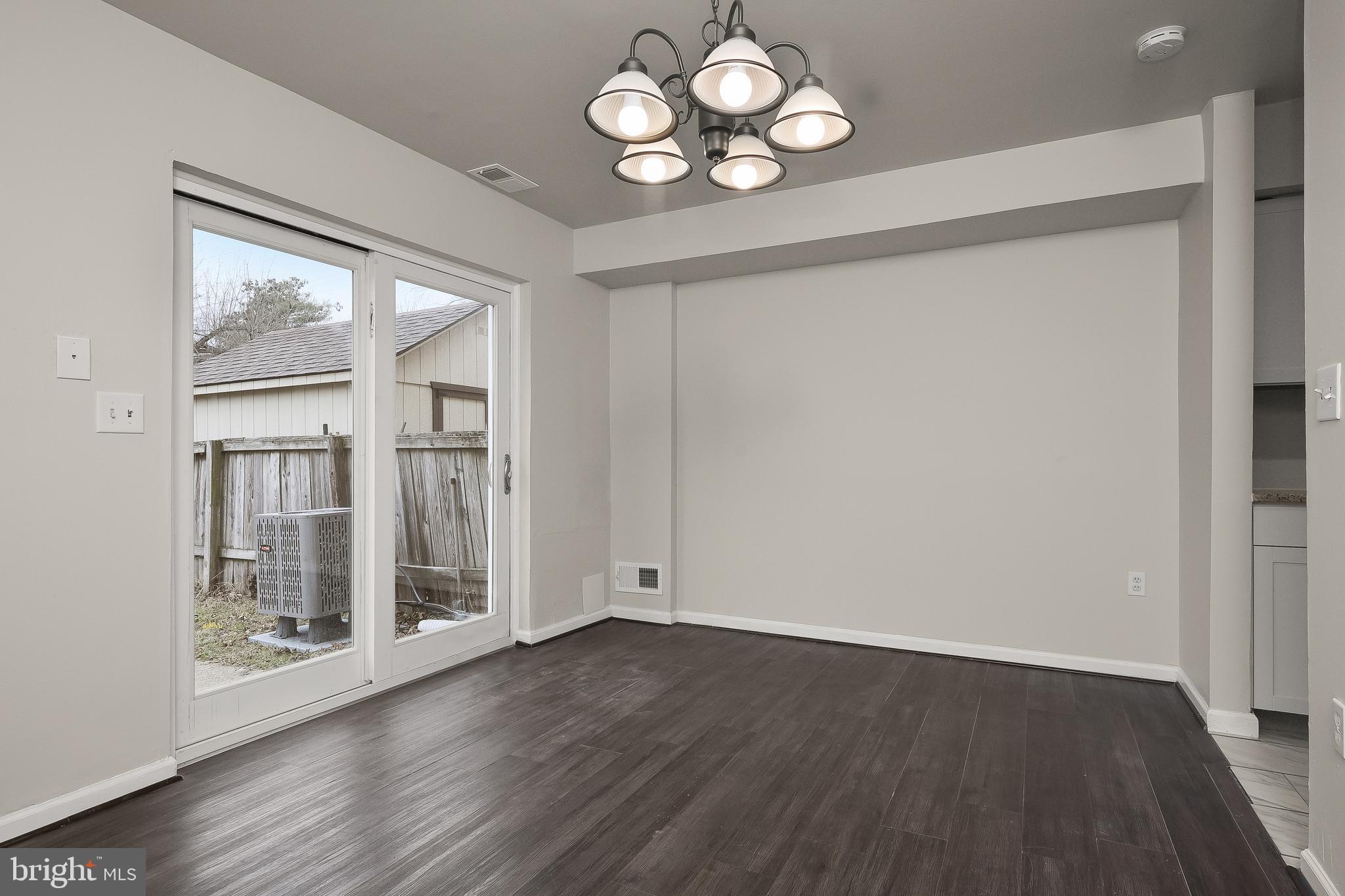 645 Bywater Road Annapolis, MD 21401 - Photo 19 of 38 Dining Room