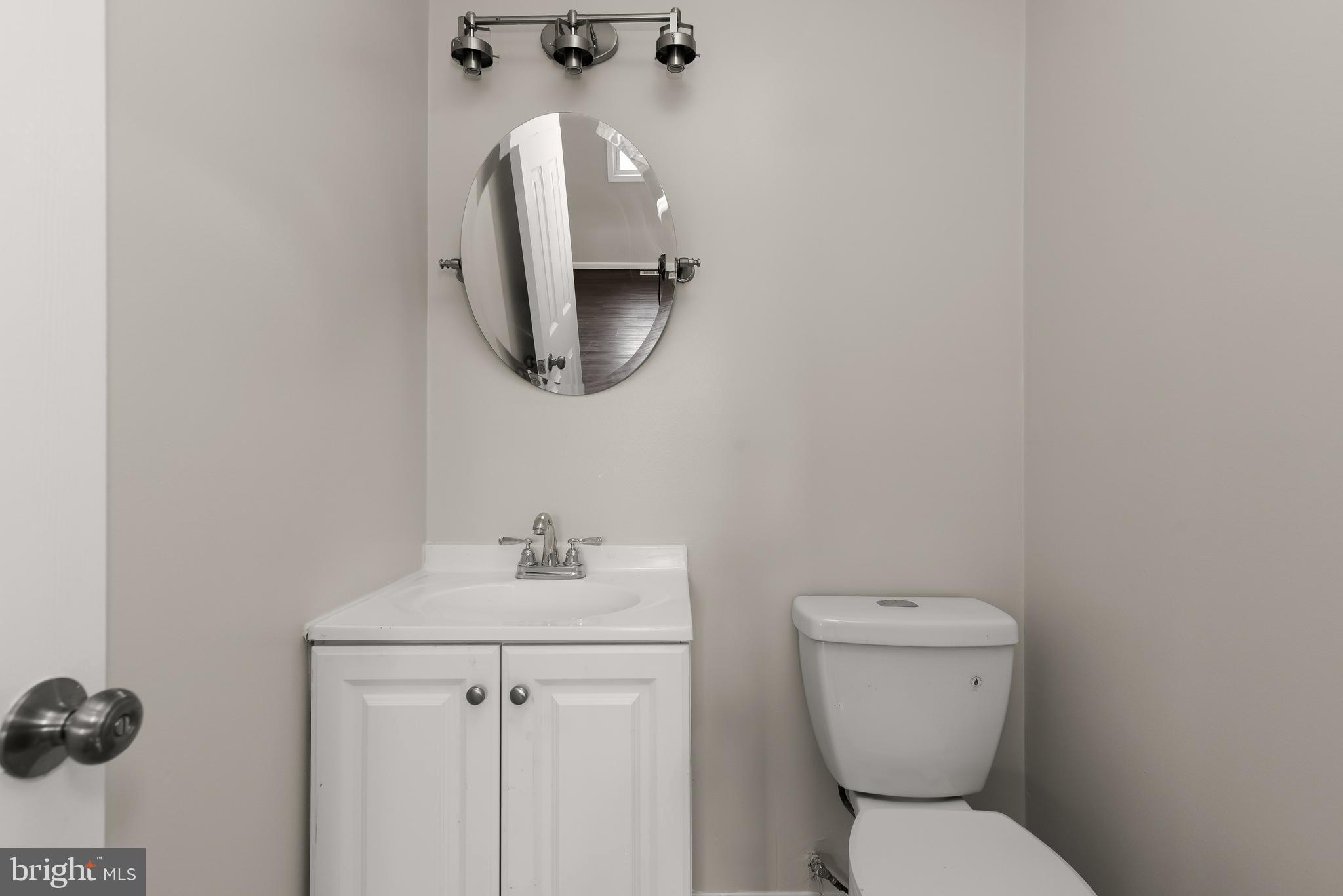 645 Bywater Road Annapolis, MD 21401 - Photo 26 of 38 Half Bath