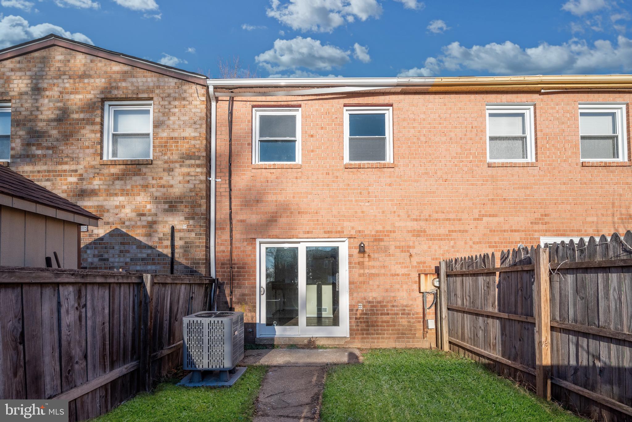645 Bywater Road Annapolis, MD 21401 - Photo 31 of 38 Rear Yard