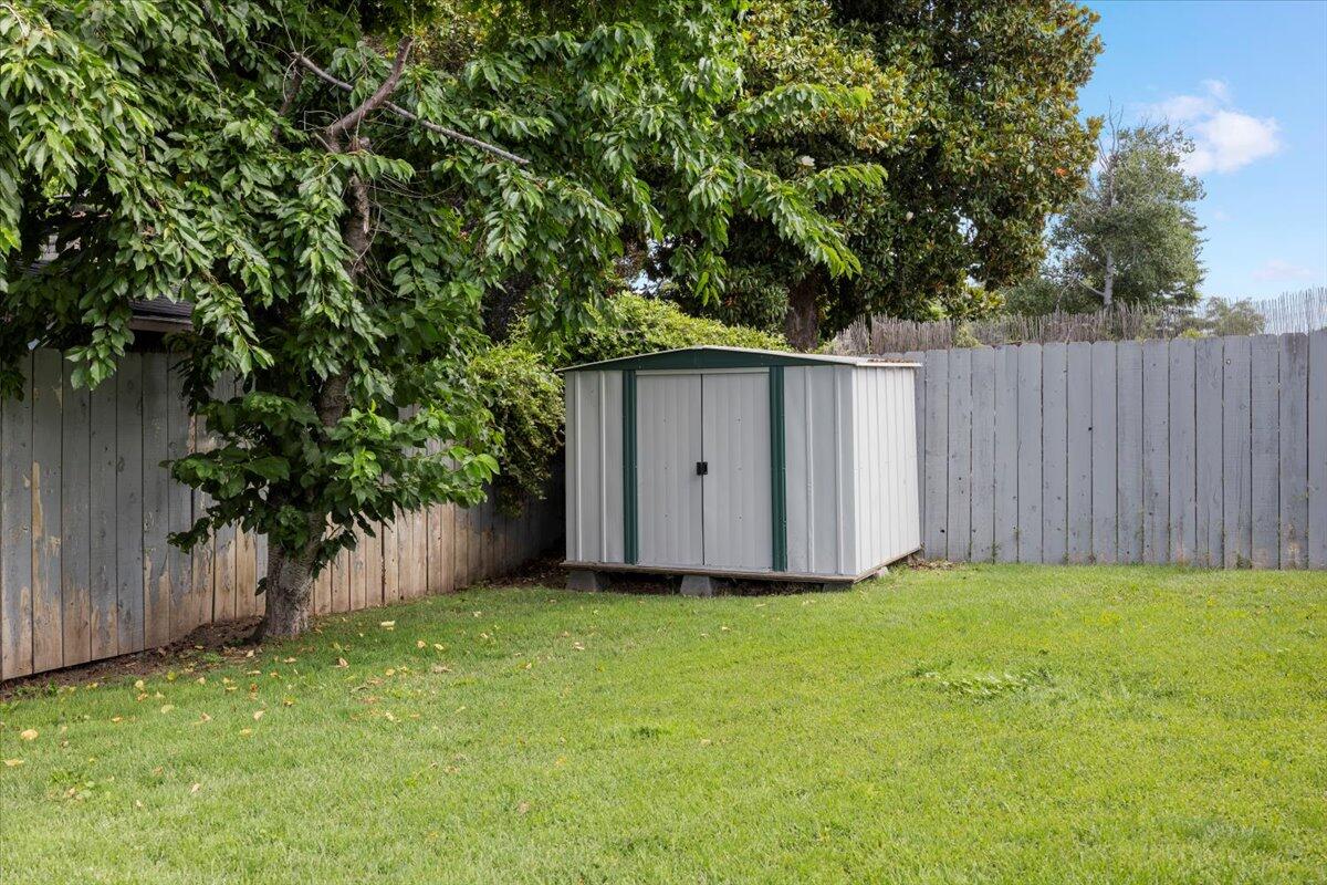 419 Mace Road Medford, OR 97501 - Photo 26 of 28 28-D9A8687