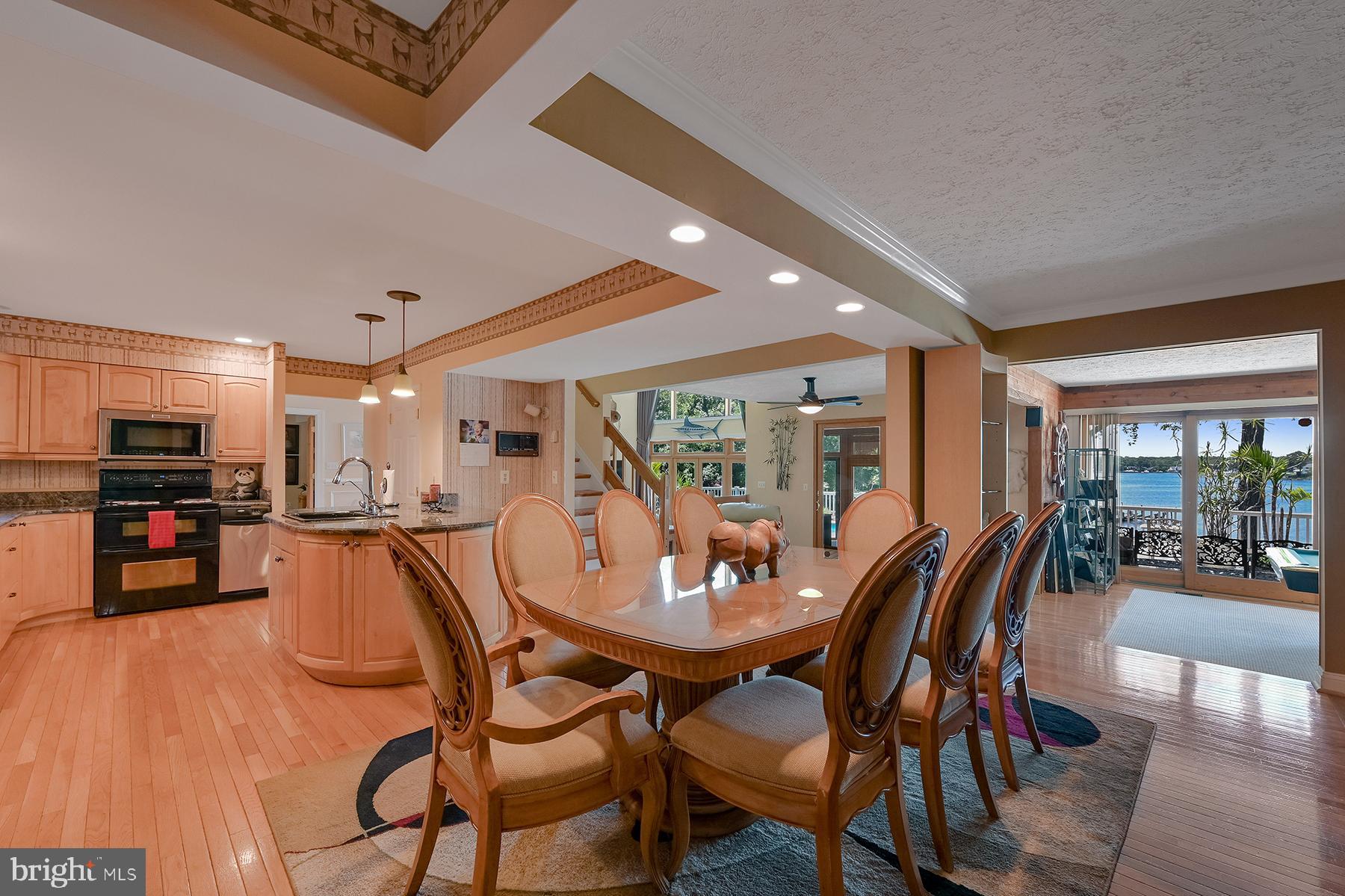 342 Hunner Road Pasadena, MD 21122 - Photo 28 of 67 Casual dining, with water views