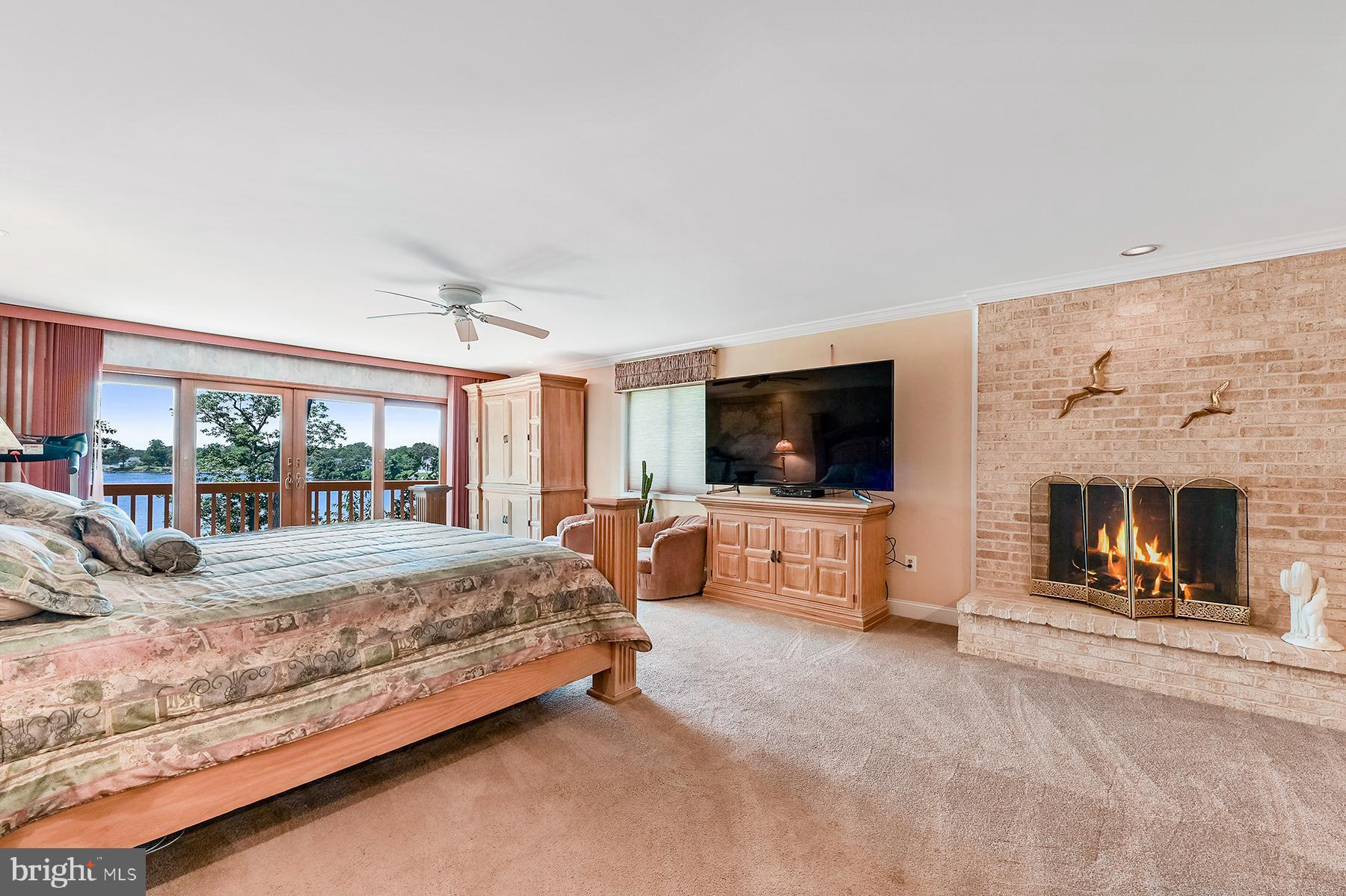 342 Hunner Road Pasadena, MD 21122 - Photo 39 of 67 Large room has sitting area