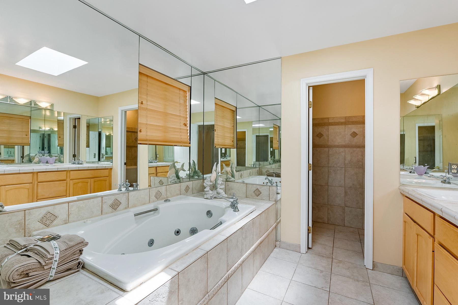 342 Hunner Road Pasadena, MD 21122 - Photo 47 of 67 Hall bath upstairs has a bathtub