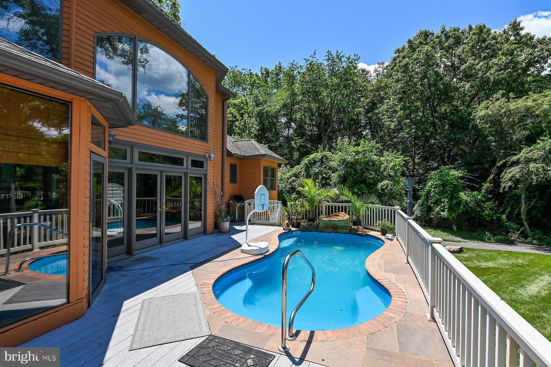 342 Hunner Road Pasadena, MD 21122 - Photo 57 of 67 Free-form pool with water view