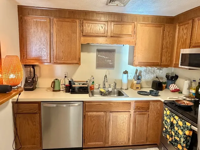 $329,900 | 136 Central Street, Unit C 6, Hudson, MA 01749