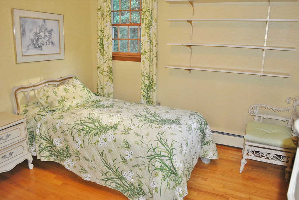 9 Todd Road Nashua, NH 03064 - Photo 14 of 19