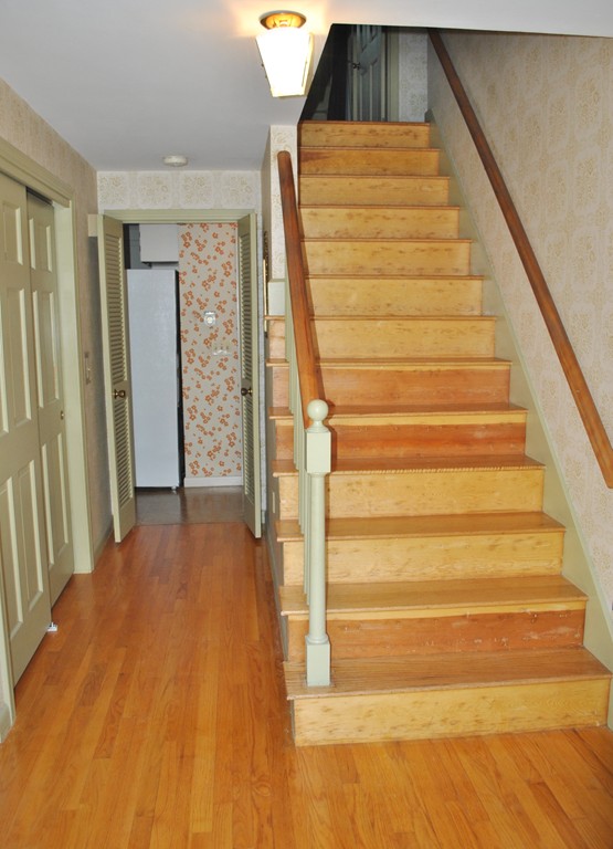9 Todd Road Nashua, NH 03064 - Photo 2 of 19