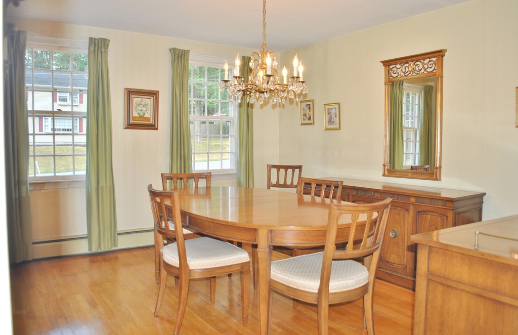 9 Todd Road Nashua, NH 03064 - Photo 3 of 19