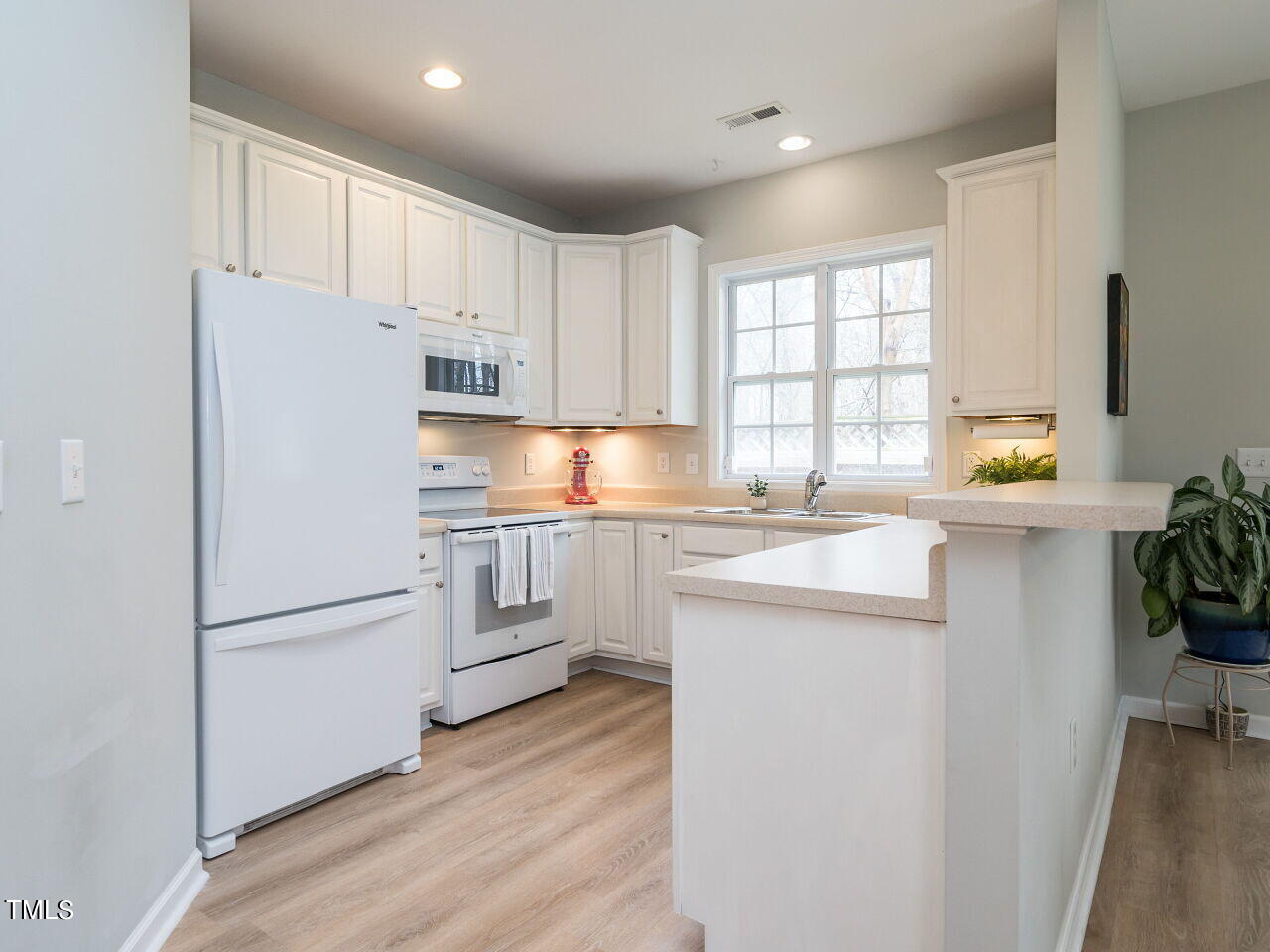 2650 Andover Glen Road Raleigh, NC 27604 - Photo 8 of 27 009-1280x960-kitchen