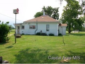 1893 Hawkins Road Roodhouse, IL 62082 - Photo 2 of 14