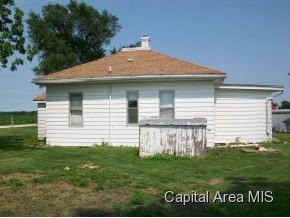 1893 Hawkins Road Roodhouse, IL 62082 - Photo 3 of 14