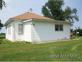 1893 Hawkins Road Roodhouse, IL 62082 - Photo 4 of 14