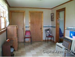 1893 Hawkins Road Roodhouse, IL 62082 - Photo 7 of 14