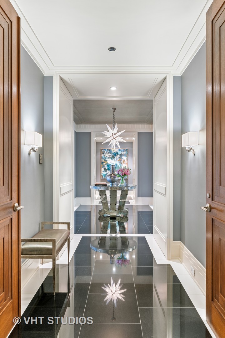 159 East Walton Place, Unit 14CD Chicago, IL 60611 - Photo 2 of 34