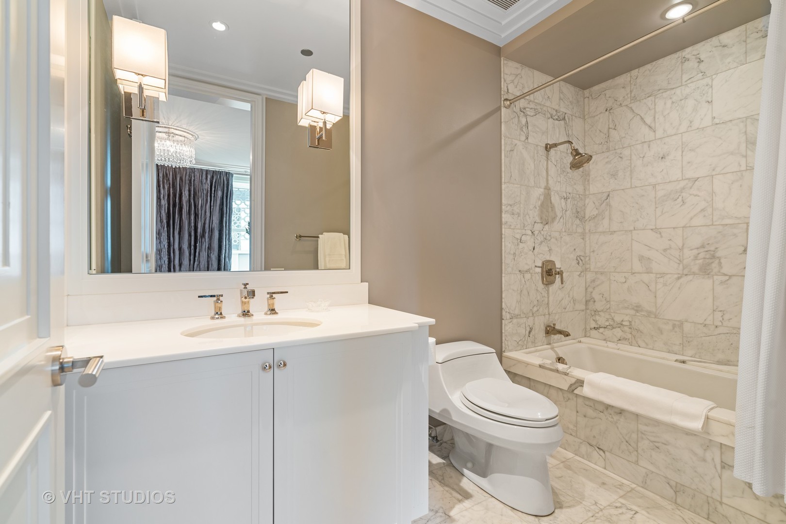 159 East Walton Place, Unit 14CD Chicago, IL 60611 - Photo 28 of 34