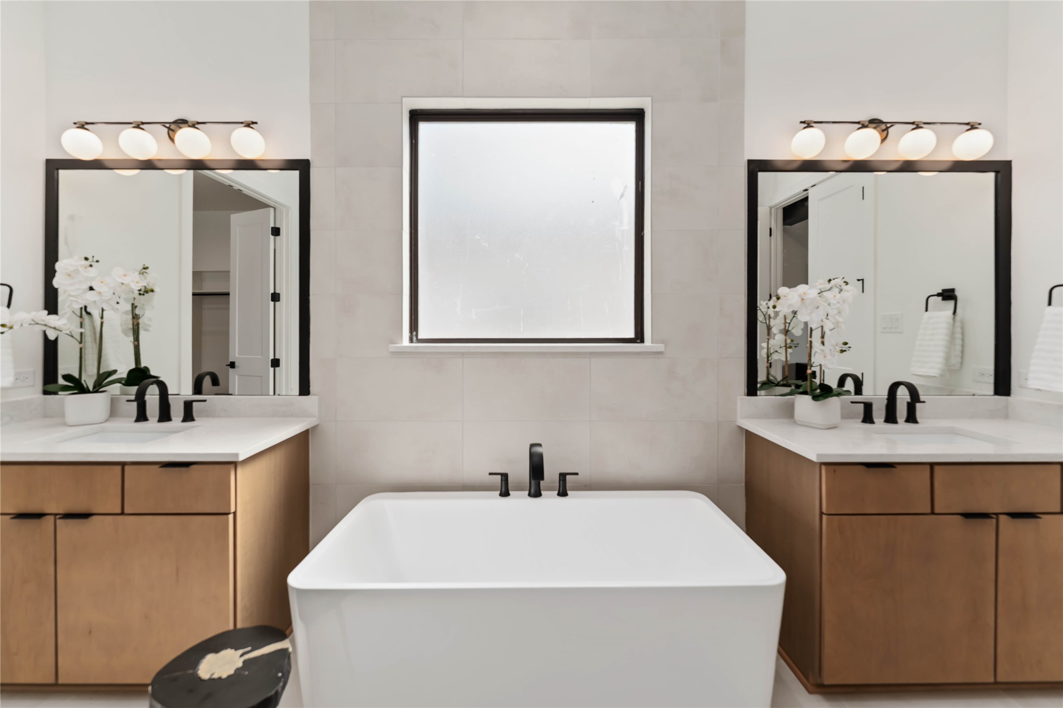 615 Wendel Street Houston, TX 77009 - Photo 15 of 21 a bathroom with a sink and a mirror