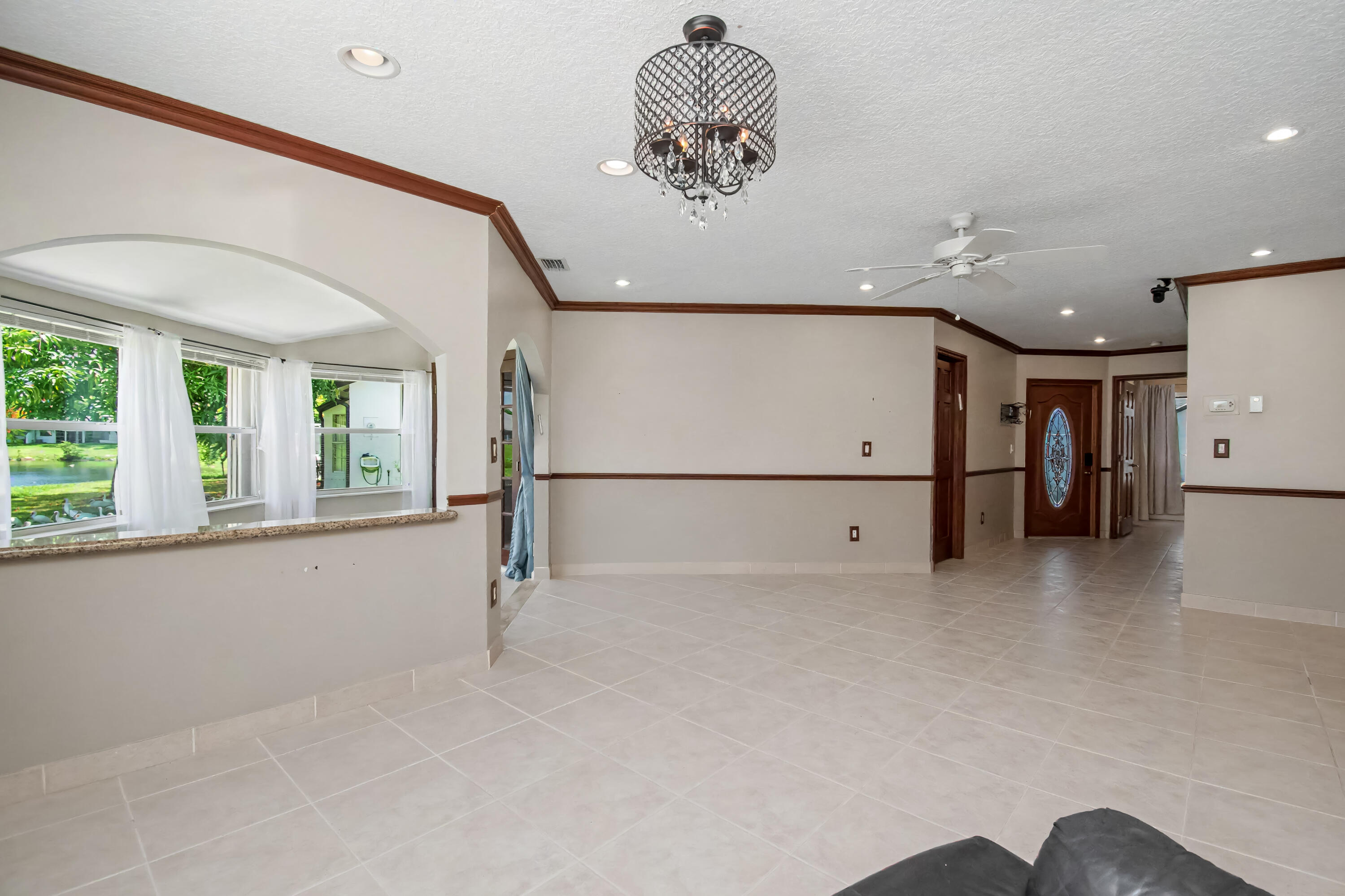 9709 Sunny Isle Circle Boca Raton, FL 33428 - Photo 6 of 37 F5312F51-922F-4889-971B-849664970393