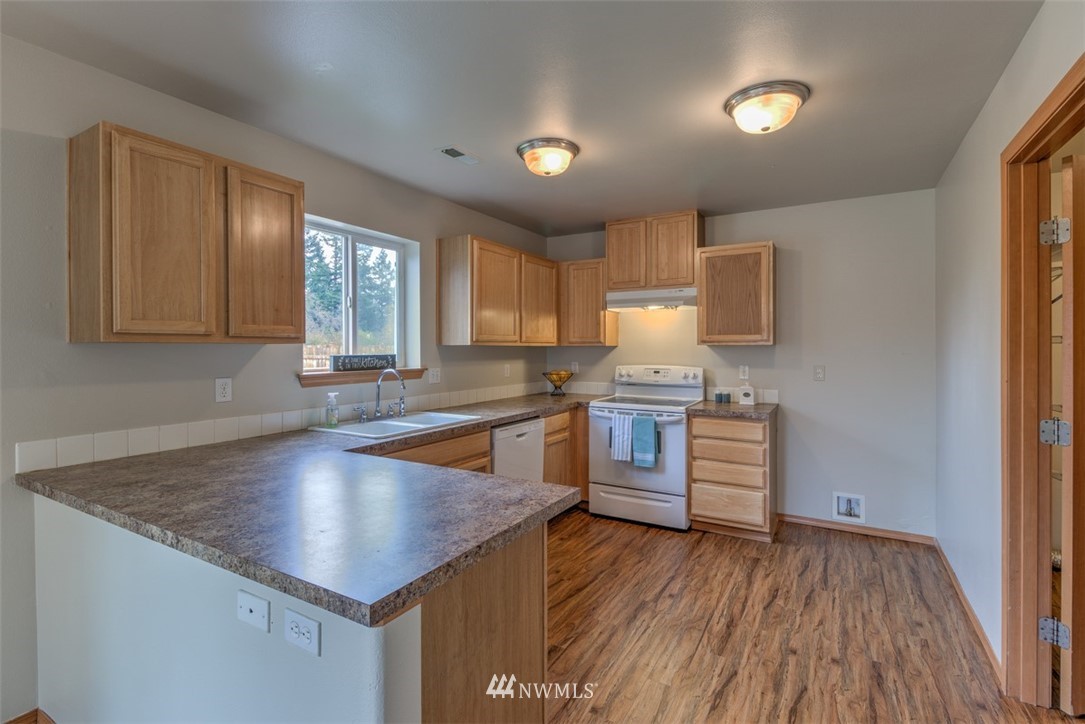 6315 199th Way Southwest Rochester, WA 98579 - Photo 3 of 19