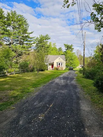 $335,000 | 104 Canal Drive, Godeffroy, NY 12729