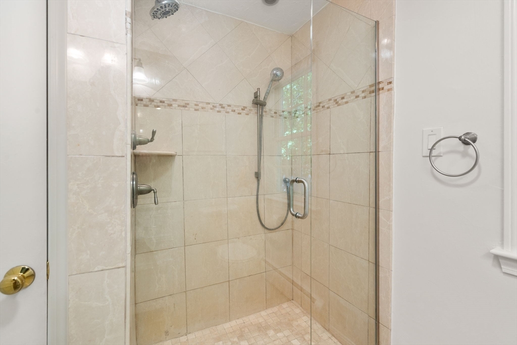 141 Westgate Wellesley, MA 02481 - Photo 19 of 36