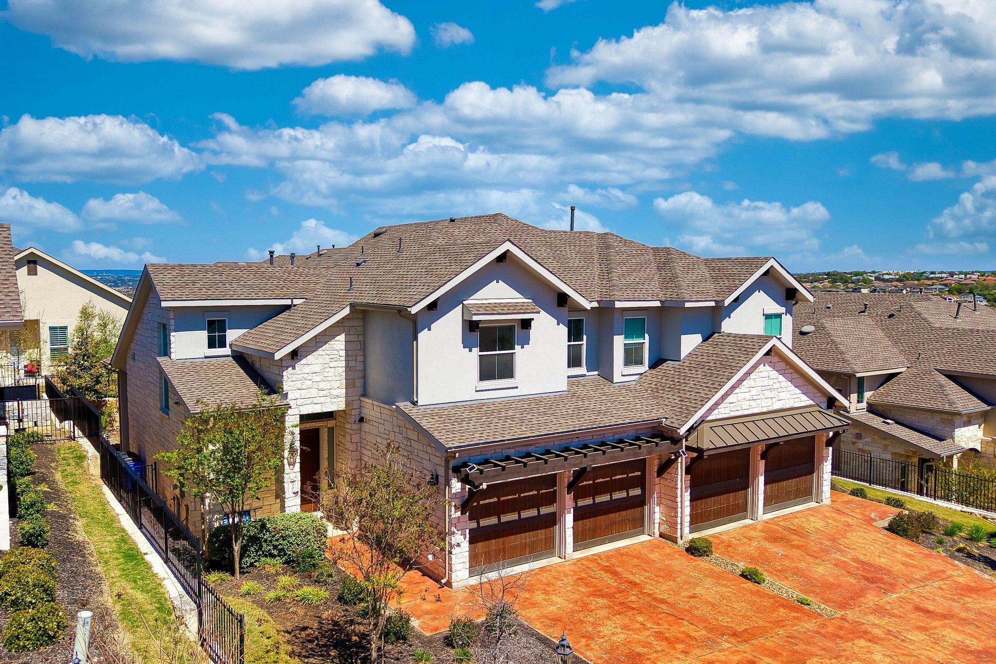 a view of house with a outdoor space