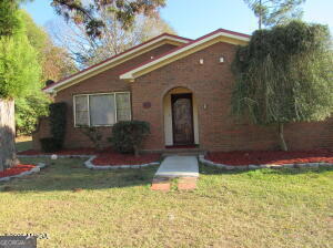 6662 Goodall Mill Road Macon, GA 31216 - Photo 7 of 50 a front view of a house with garden